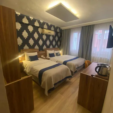 Era Palace Szálloda 2*