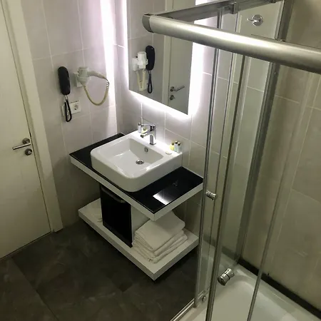 Era Palace Hotel 3*