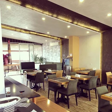 Era Palace Hotell 3*