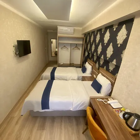 Era Palace Hotell 3*